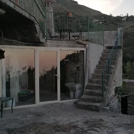 A Ceramarrotta Petralia Tra Taormina E